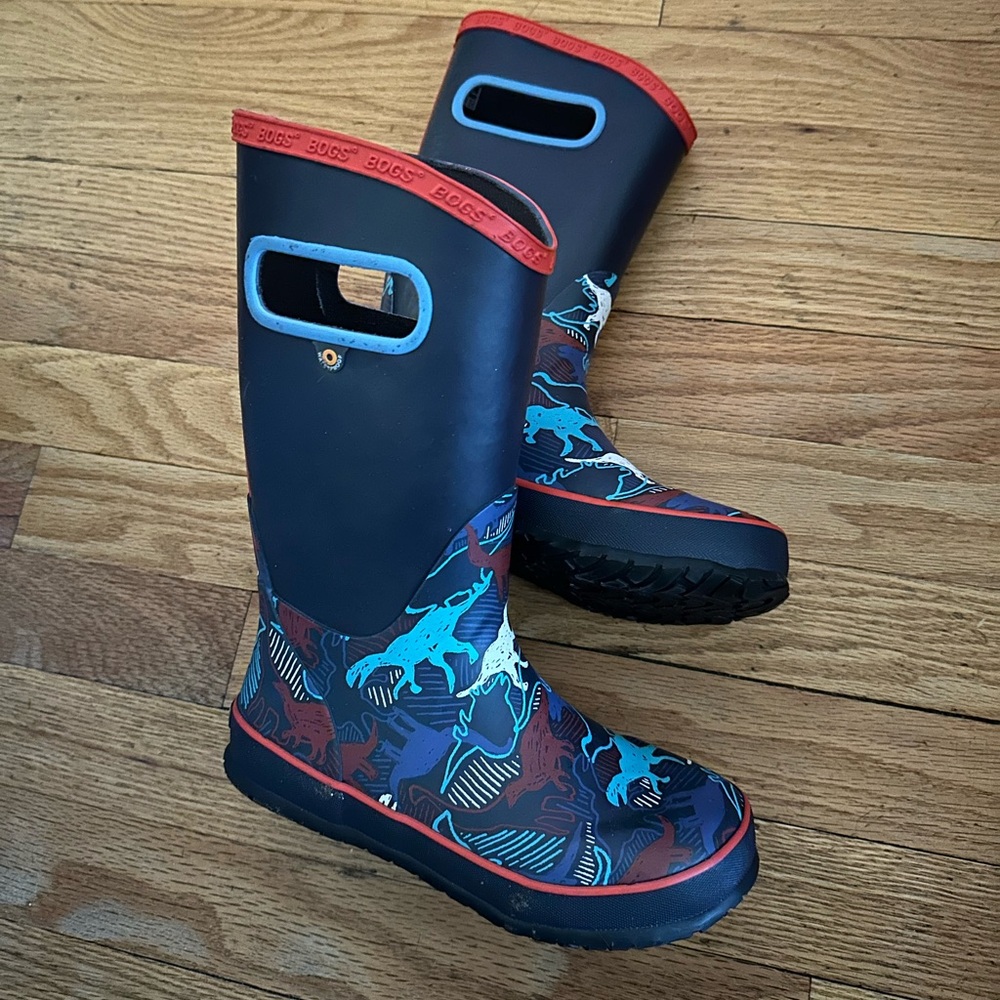 Boys Bogs boots size 2Y